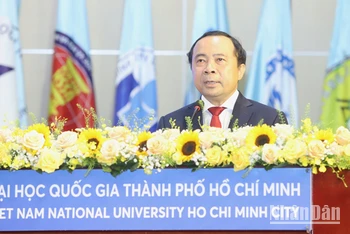 Đồng chí Vũ Hải Quân, Giám đốc Đại học Quốc gia Thành phố Hồ Chí Minh phát biểu tại lễ công bố.