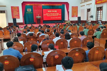 Toàn cảnh hội nghị.