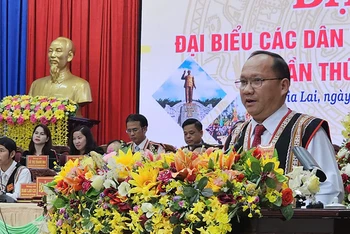 Đồng chí Rah Lan Chung, Phó Bí thư Tỉnh ủy, Chủ tịch UBND tỉnh phát biểu khai mạc Đại hội.