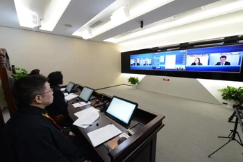 Một phiên xét xử tại Tòa án Internet thành phố Bắc Kinh. (Ảnh: jcrb.com)