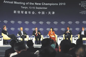 Ảnh minh họa: Diễn đàn Davos mùa hè tổ chức tại thành phố Thiên Tân năm 2010. (Nguồn: sina.com.cn)