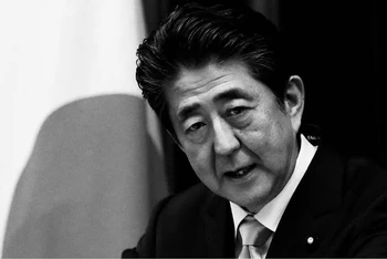 Cựu Thủ tướng Nhật Bản Abe Shinzo qua đời sau khi bị bắn. (Ảnh: REUTERS)
