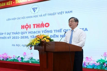TSKH Phan Xuân Dũng, Chủ tịch Liên Hiệp các Hội Khoa học Kỹ thuật Việt Nam phát biểu khai mạc.