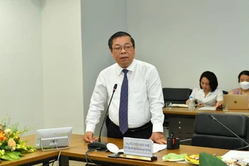 Phó Thống đốc Ngân hàng Nhà nước Nguyễn Kim Anh phát biểu.