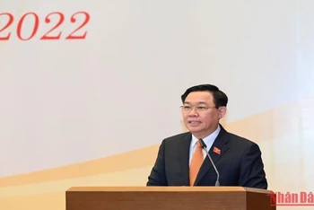 Chủ tịch Quốc hội Vương Đình Huệ phát biểu kết luận và chỉ đạo hội nghị. (Ảnh Duy Linh)