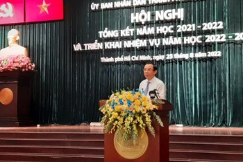 Đồng chí Nguyễn Văn Nên, Ủy viên Bộ Chính trị, Bí thư Thành ủy Thành phố Hồ Chí Minh, phát biểu tại hội nghị. 