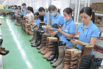 Doanh nghiệp da giày sụt giảm đơn hàng nghiêm trọng.