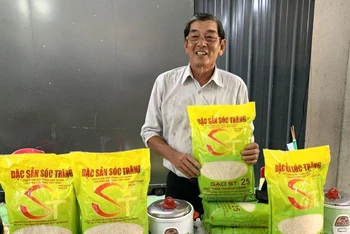 Gạo ST25 của ông Hồ Quang Cua được nhiều thị trường ưa chuộng.