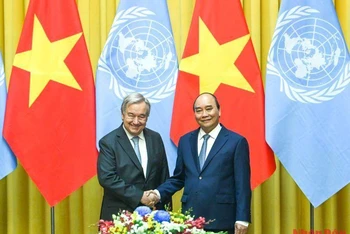 Chủ tịch nước Nguyễn Xuân Phúc và Tổng Thư ký Liên hợp quốc Antonio Guterres tại buổi hội đàm. 