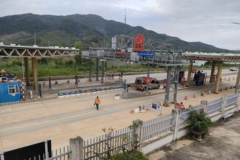 Trạm BOT của Công ty TNHH BOT 36.71 trên Quốc lộ 19 qua Bình Định.