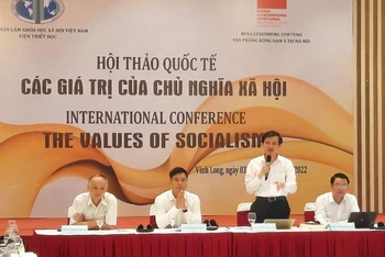Các diễn giả đồng chủ trì Hội thảo Quốc tế: “Các giá trị của Chủ nghĩa Xã hội". (Ảnh: BÁ DŨNG) 
