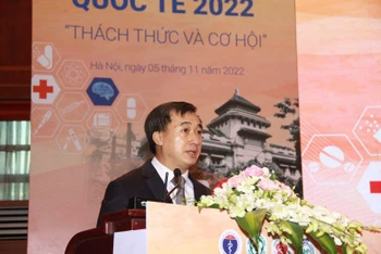Thứ trưởng Y tế Trần Văn Thuấn phát biểu tại hội nghị. (Ảnh: Phạm Mạnh Cường)