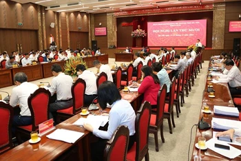 Ban Chấp hành Đảng bộ thành phố Hà Nội khóa 17 họp hội nghị lần thứ 10.
