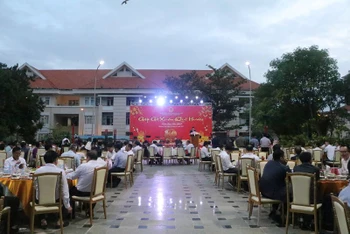 Khoảng 400 người đại diện cho cộng đồng người Việt Nam tại Campuchia tham dự sự kiện. (Ảnh: Nguyễn Hiệp) 