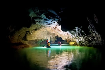 Một hang động mới được phát hiện tại xã Lâm Hóa, huyện Tuyên Hóa (Ảnh: Hiệp hội hang động Hoàng gia Anh) 