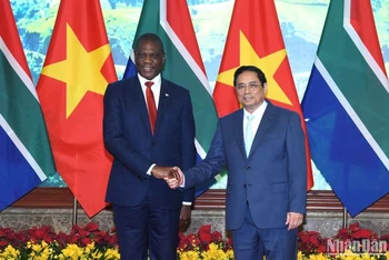 Thủ tướng Phạm Minh Chính tiếp Phó Tổng thống Cộng hòa Nam Phi Paul Mashatile. 