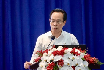 Thứ trưởng Giáo dục và Đào tạo Hoàng Minh Sơn phát biểu tại hội nghị.