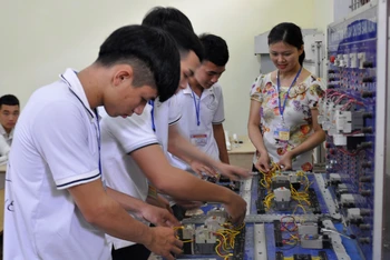 Hoạt động thực hành của học viên Trung tâm Giáo dục nghề nghiệp-Giáo dục thường xuyên huyện Đô Lương (Nghệ An).