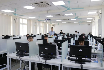Thí sinh dự thi đánh giá năng lực năm 2024 của Đại học Quốc gia Hà Nội.