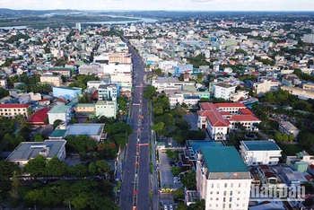 Theo Sở Xây dựng tỉnh Quảng Ngãi, hiện nhiều tuyến đường, khu phố trên địa bàn tỉnh chưa đáp ứng yêu cầu mỹ quan cây xanh đô thị. 
