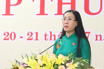 Đồng chí Bùi Thị Quỳnh Vân, Bí thư Tỉnh ủy, Chủ tịch Hội đồng nhân dân tỉnh Quảng Ngãi phát biểu khai mạc Kỳ họp thứ 16. 