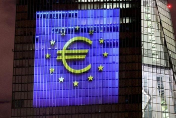 Biểu trưng của ECB. (Ảnh: Reuters)
