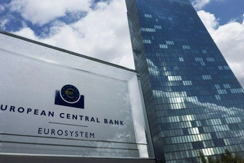 Bên ngoài trụ sở ECB tại Frankfurt, Đức. (Ảnh: Reuters)