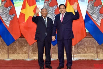 Thủ tướng Phạm Minh Chính tiếp Chủ tịch Quốc hội Vương quốc Campuchia Samdech Heng Samrin. (Ảnh: Trần Hải)