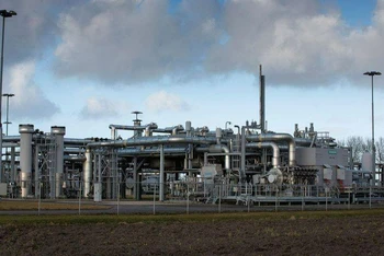 Quang cảnh một nhà máy sản xuất khí đốt ở 't Zand, Groningen, Hà Lan, năm 2015. (Ảnh: Reuters) 