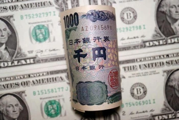 Đồng yen bật tăng trở lại mức 145 yen/1 USD vào cuối tuần trước. (Ảnh: Reuters)