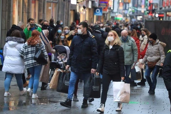Phố mua sắm Hohe Strasse tại thành phố Hohe Strasse, Đức, tháng 12/2020. (Ảnh: Reuters)