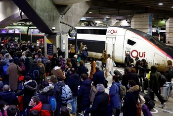40% số chuyến tàu được lên lịch vào ngày 24-25/12 tại Pháp đã bị hủy. (Ảnh: Reuters)