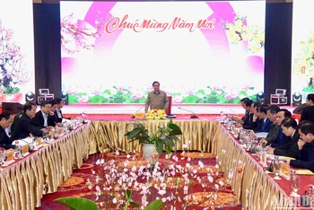 [Ảnh] Thủ tướng Phạm Minh Chính chủ trì họp kiểm điểm tình hình thực hiện Dự án đường cao tốc bắc-nam phía đông
