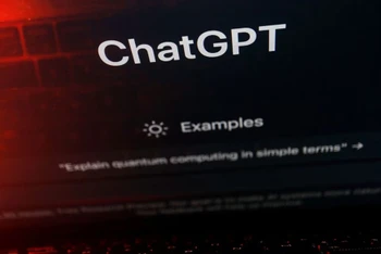ChatGPT được đánh giá sẽ trở thành công cụ lan truyền thông tin sai lệch mạnh mẽ nhất từng xuất hiện trên internet. (Ảnh minh họa: Reuters)