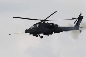 Hình ảnh một trực thăng AH-64 Apache của Lục quân Mỹ. (Ảnh: Reuters)