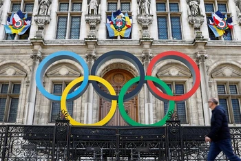Biểu tượng Olympic tại Paris, Pháp. (Ảnh: Reuters)