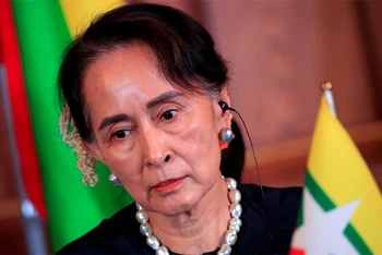 Bà Aung San Suu Kyi tham gia họp báo chung trong Hội nghị cấp cao Nhật Bản-Mekong tại Tokyo, ngày 9/10/2018. (Ảnh: Reuters)