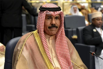 Quốc vương Nhà nước Kuwait Sheikh Nawaf Al-Ahmad Al-Jaber Al-Sabah qua đời ở tuổi 86.