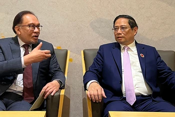Thủ tướng Phạm Minh Chính và Thủ tướng Malaysia Anwar Ibrahim. 