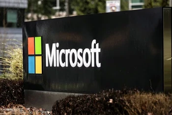  Microsoft đang đẩy mạnh vai trò tiên phong ứng dụng trí tuệ nhân tạo (AI). (Ảnh: Reuters)