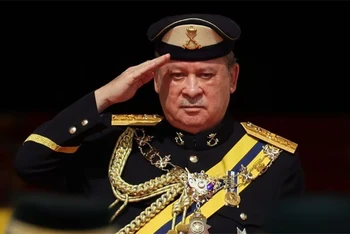 Quốc vương thứ 17 của Malaysia Sultan Ibrahim đăng quang. Ảnh: REUTERS