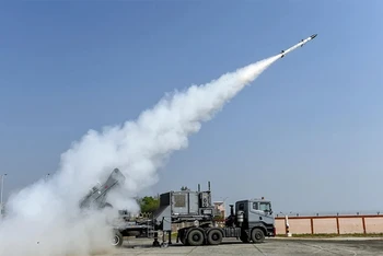 DRDO thử nghiệm tên lửa Akash-NG thế hệ mới tại Odisha, ngày 12/1/2024. (Ảnh: ANI/TTXVN)