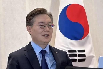Đại sứ Hàn Quốc tại Liên hợp quốc Hwang Joon-kook phát biểu trong cuộc họp báo tại New York, Mỹ, ngày 23/5/2024. (Ảnh: Yonhap)