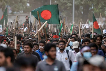 Biểu tình tại Đại học Dhaka, Bangladesh, ngày 16/7/2024. (Ảnh: Reuters)