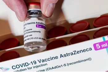 Vaccine AstraZeneca phòng Covid-19.