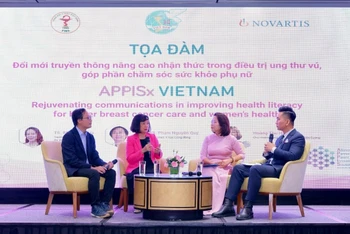 Các diễn giả thảo luận tại phần tọa đàm.