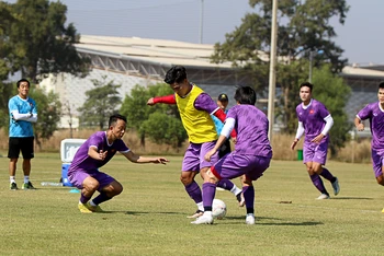 Ðội tuyển Việt Nam tập luyện trước trận gặp Malaysia. (Ảnh VFF)