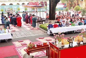 Hoạt động tái hiện các nghi lễ cung đình tại Hoàng thành Thăng Long thu hút sự quan tâm của đông đảo các nhà nghiên cứu và khách du lịch.