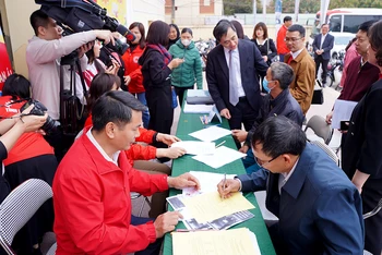 Nhiều người dân ở huyện Kim Sơn, tỉnh Ninh Bình đăng ký hiến mô, tạng sau khi qua đời. (Ảnh THANH HẢI)