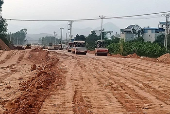 Thiếu đá xây dựng làm tiến độ xây dựng tuyến đường liên kết, kết nối các tỉnh Thái Nguyên-Bắc Giang-Vĩnh Phúc bị chậm trễ.